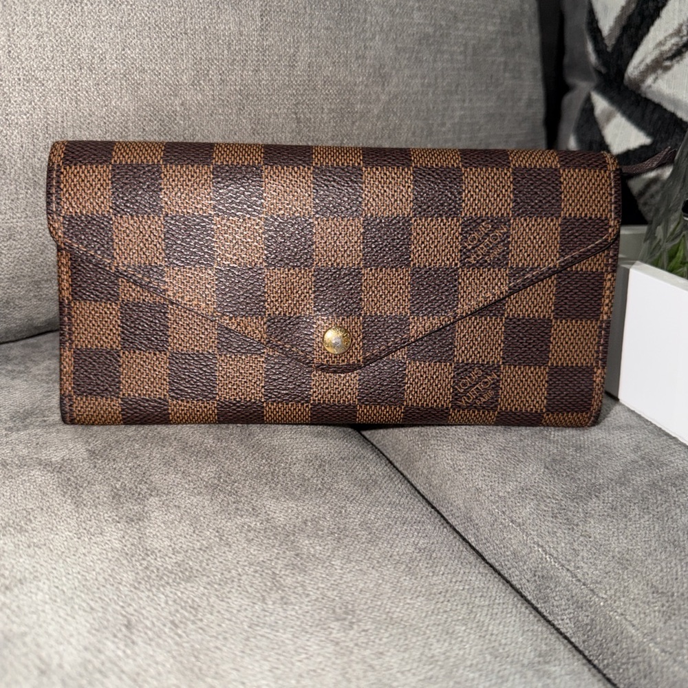 Louis Vuitton Pre-Owned Vintage
Josephine Wallet NM Damier wallets